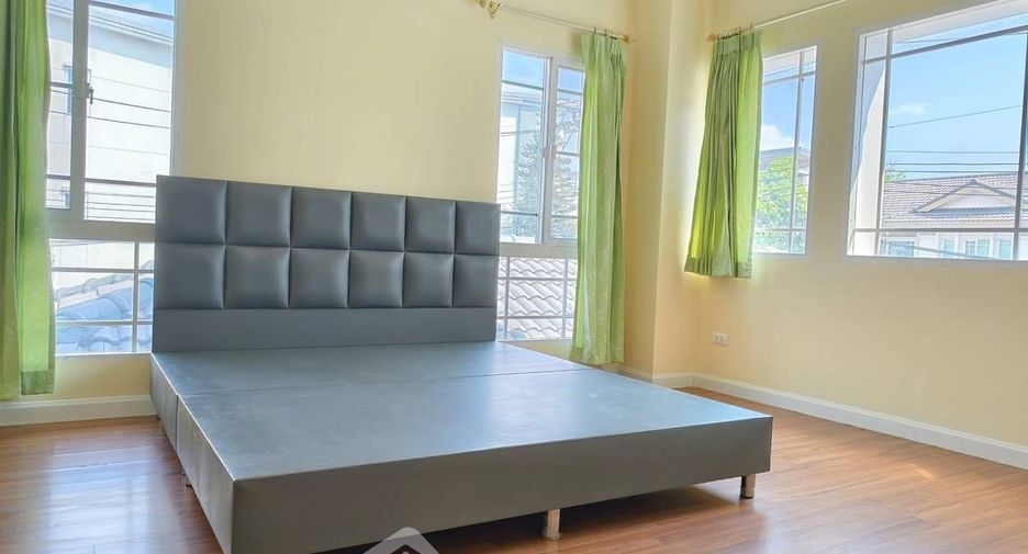 Casa en venta de 5 habitaciones en Bang Kapi, Bangkok