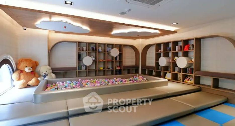 Продажа 2 спальни кондо в Банг Кхо Лаем, Бангкок