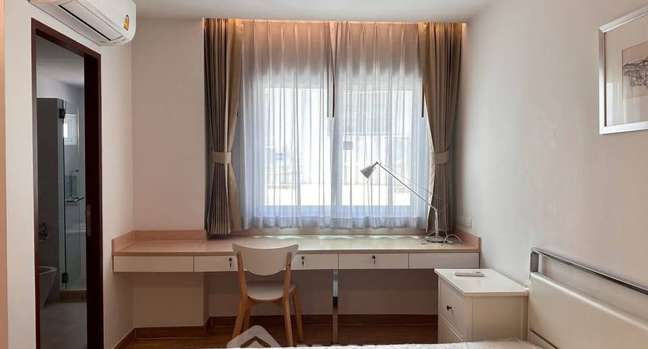 Аренда и продажа 3 спальни кондо в Пхра Кханонг, Бангкок