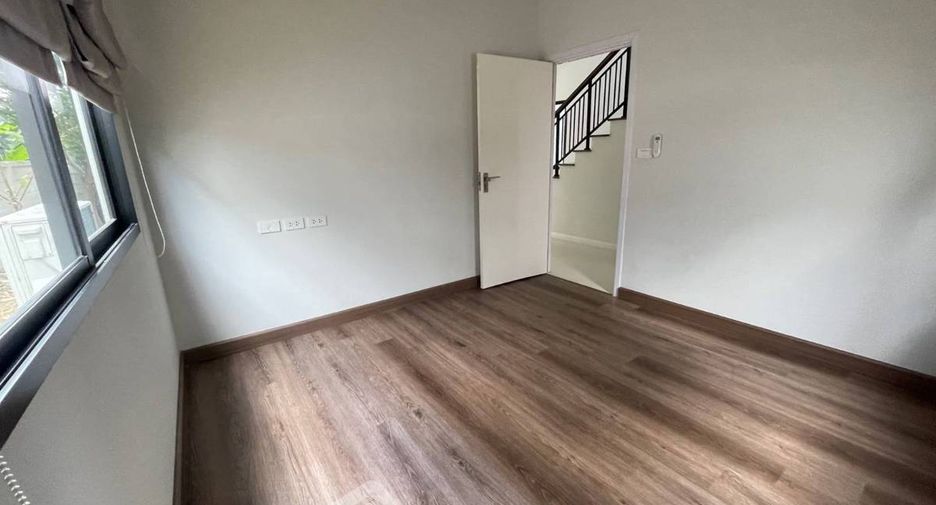 For sale 4 bedrooms condo in Sai Mai, Bangkok
