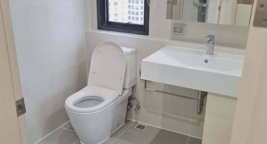 Condo en venta de 2 habitaciones en Phra Khanong, Bangkok