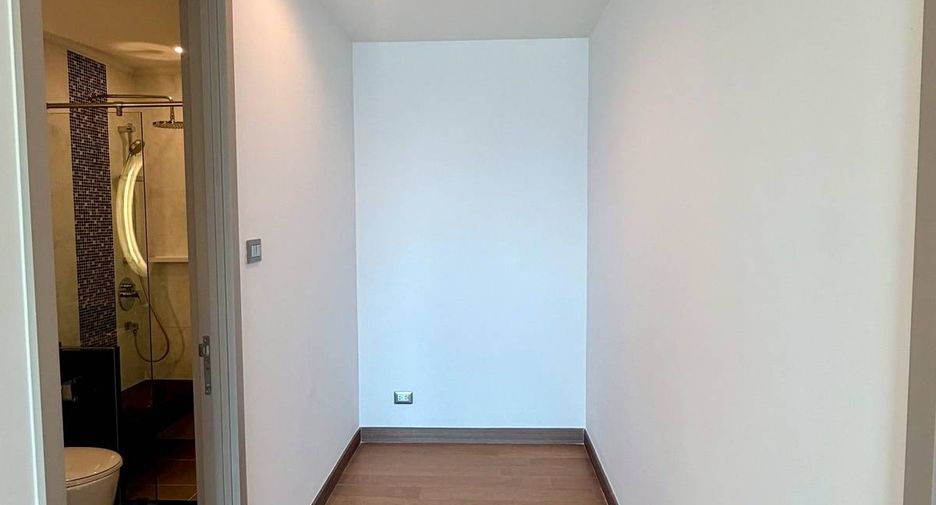 Продажа 2 спальни кондо в Щаттхана, Бангкок