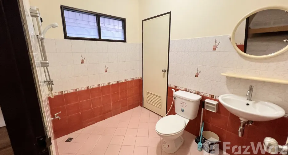 Haus zur Miete mit 3 Zimmer in Mueang Chiang Mai, Chiang Mai