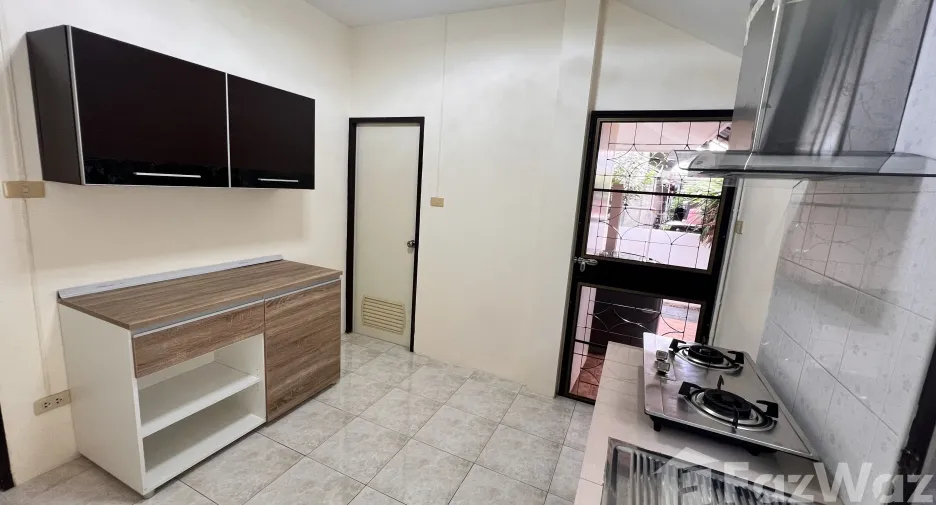 Haus zur Miete mit 3 Zimmer in Mueang Chiang Mai, Chiang Mai
