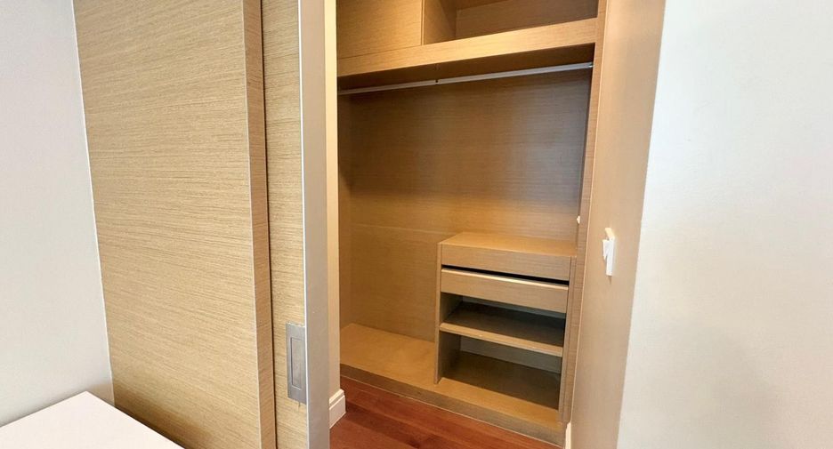 For rent そして for sale 2 ベッドルーム condo in Khlong Toei, Bangkok