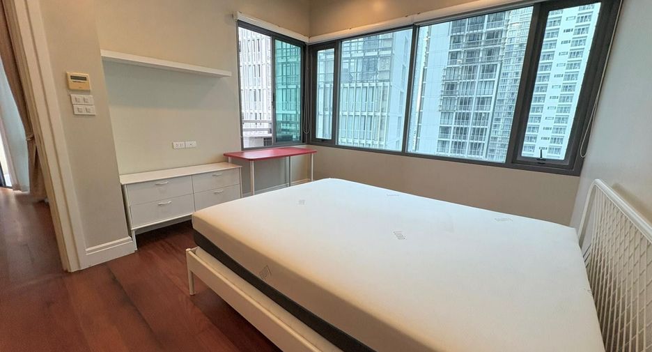 For rent そして for sale 2 ベッドルーム condo in Khlong Toei, Bangkok