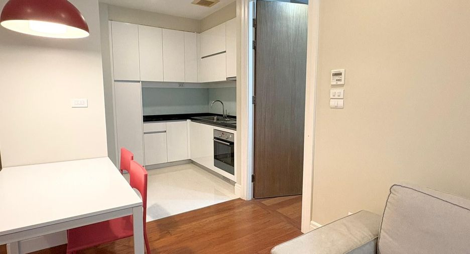 For rent そして for sale 2 ベッドルーム condo in Khlong Toei, Bangkok