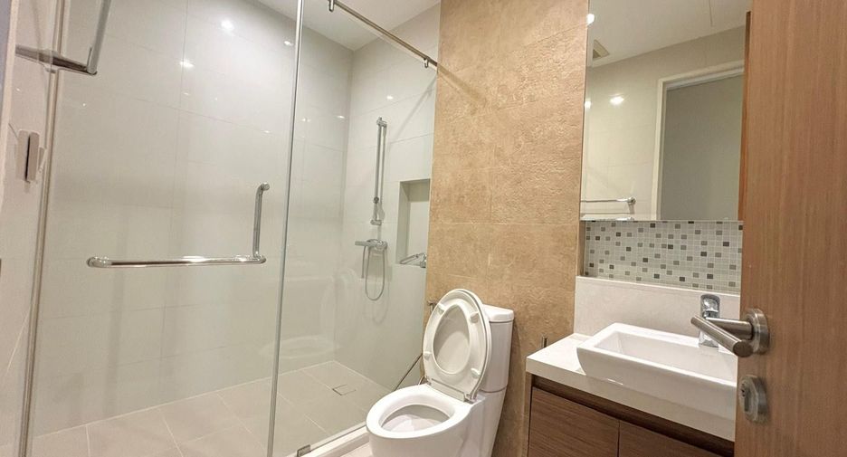 For rent そして for sale 2 ベッドルーム condo in Khlong Toei, Bangkok