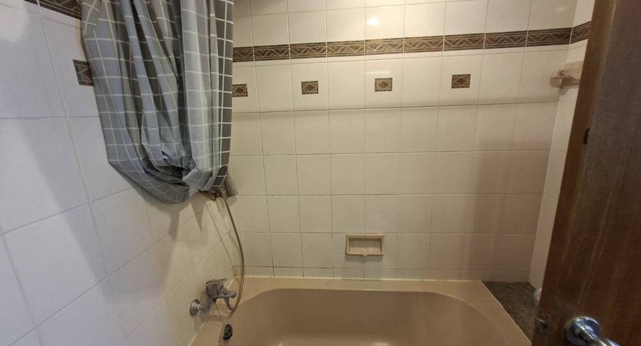 For rent 2 bedrooms apartment in Sathon, Bangkok