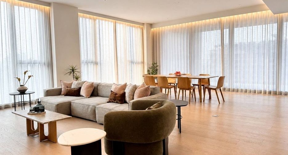 For rent 4 bedrooms condo in Khlong Toei, Bangkok