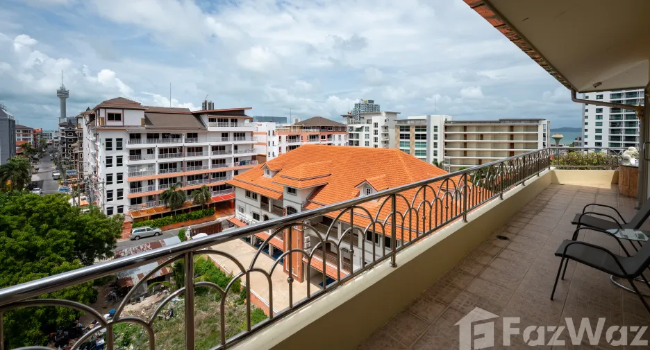 For sale 3 bedrooms apartment in Pratumnak, Pattaya
