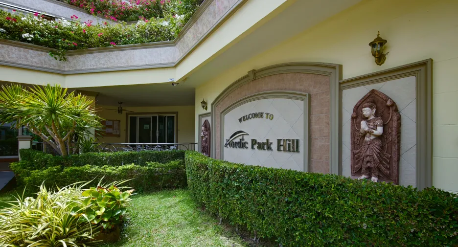 For sale 3 bedrooms apartment in Pratumnak, Pattaya