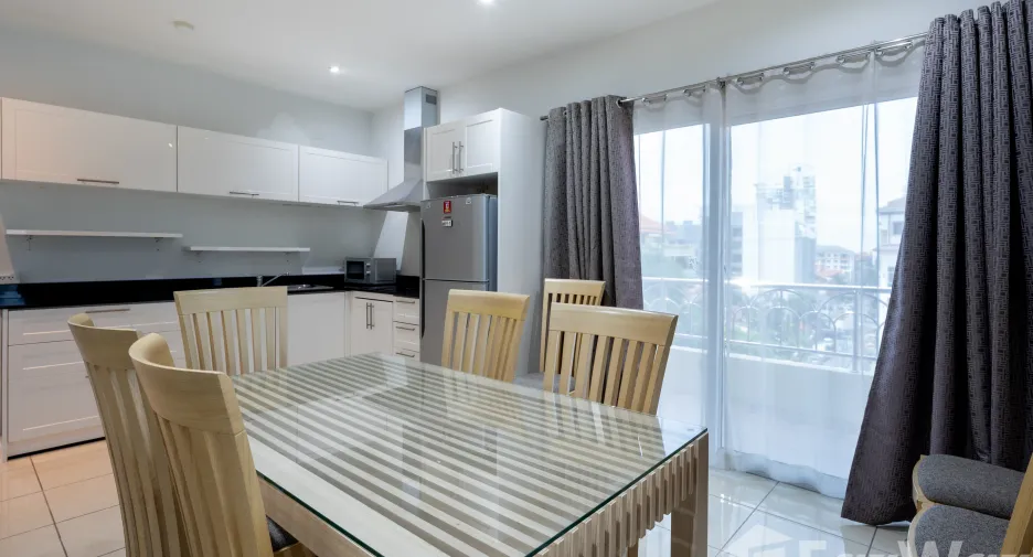 For sale 3 bedrooms apartment in Pratumnak, Pattaya