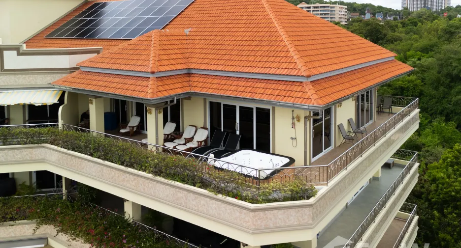 For sale 3 bedrooms apartment in Pratumnak, Pattaya