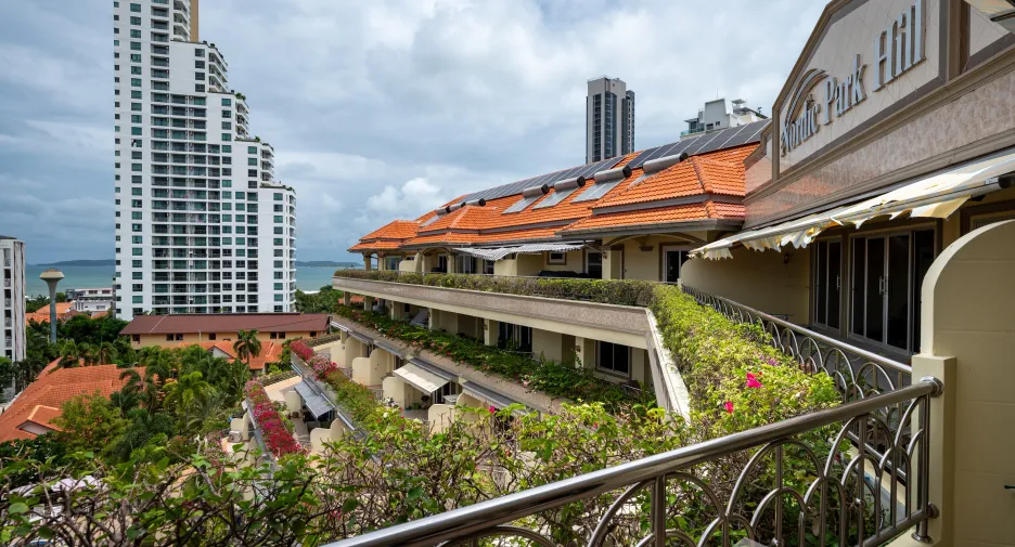 For sale 3 bedrooms apartment in Pratumnak, Pattaya
