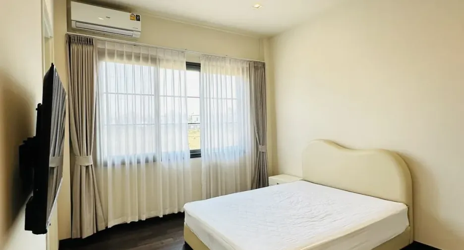 For sale and for rent 4 bedrooms villa in East Pattaya, Pattaya