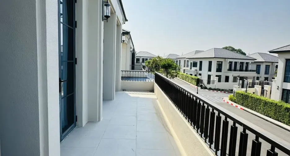 For sale and for rent 4 bedrooms villa in East Pattaya, Pattaya