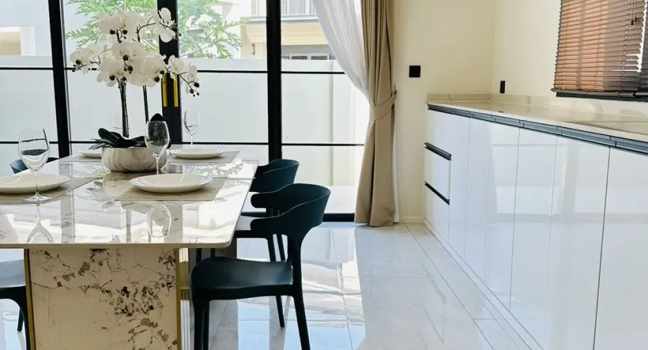 For sale and for rent 4 bedrooms villa in East Pattaya, Pattaya