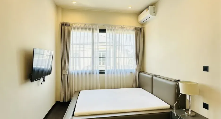 For sale and for rent 4 bedrooms villa in East Pattaya, Pattaya
