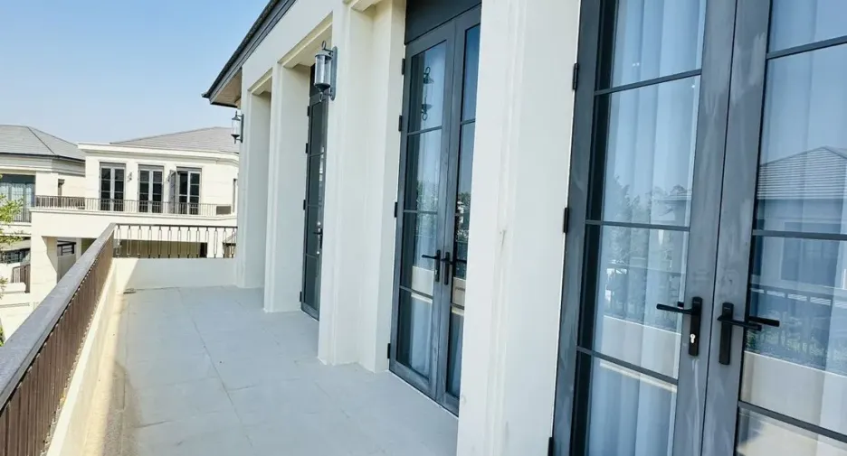 For sale and for rent 4 bedrooms villa in East Pattaya, Pattaya