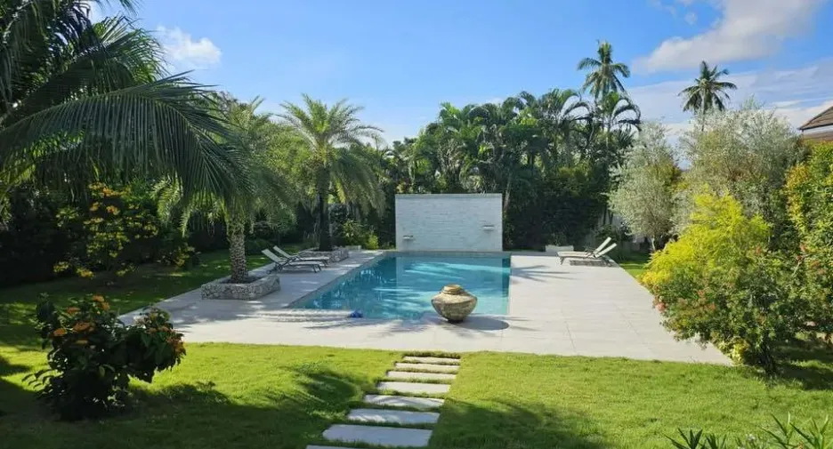 For sale 4 bedrooms villa in Mueang Phuket, Phuket