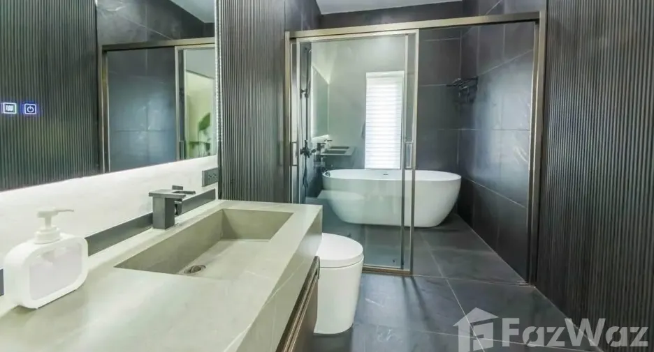 For sale 4 bedrooms villa in Mueang Phuket, Phuket