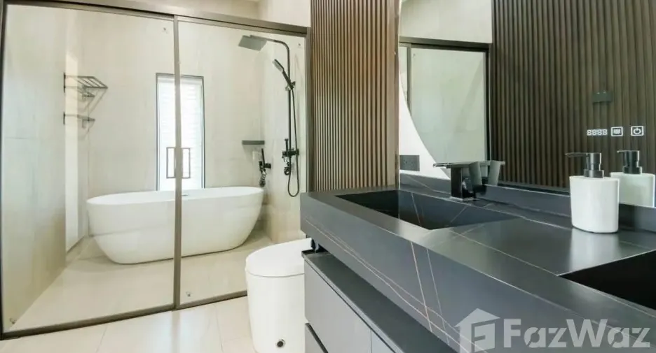 For sale 5 bedrooms villa in Mueang Phuket, Phuket