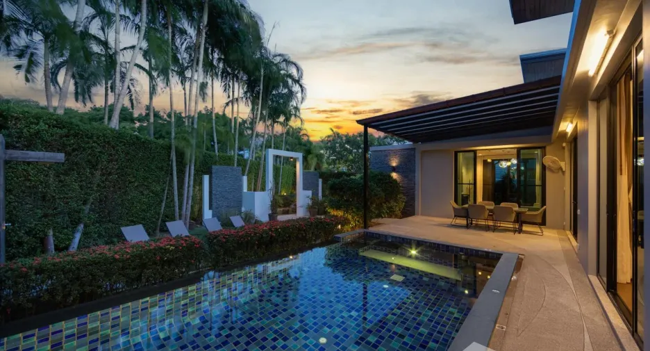 À louer 4 chambres villa à Mueang Phuket, Phuket