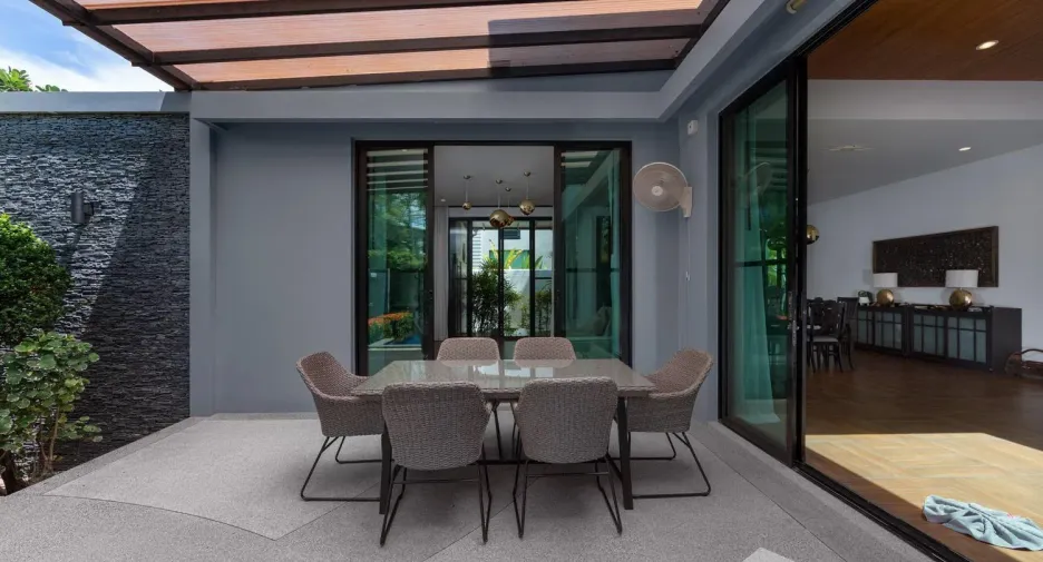 À louer 4 chambres villa à Mueang Phuket, Phuket