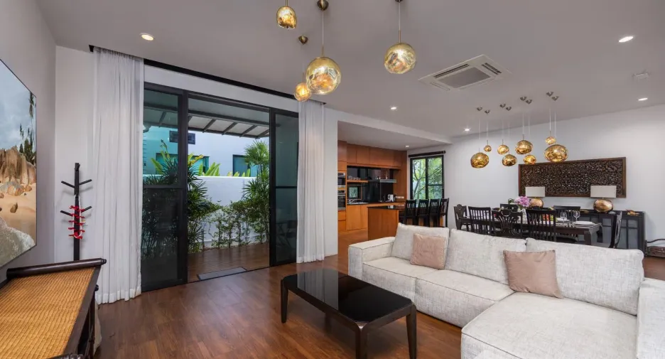 À louer 4 chambres villa à Mueang Phuket, Phuket