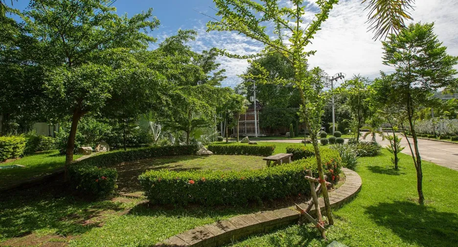 À louer 4 chambres villa à Mueang Phuket, Phuket