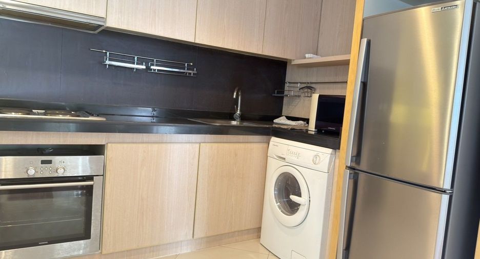 Продажа 3 спальни кондо в Щаттхана, Бангкок