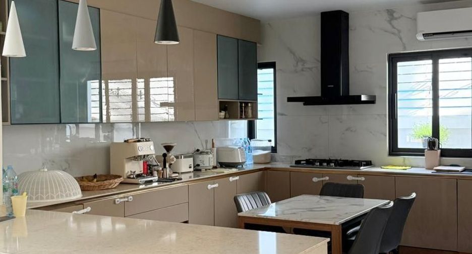 Villa zur Miete mit 4 Zimmer in Mueang Phuket, Phuket