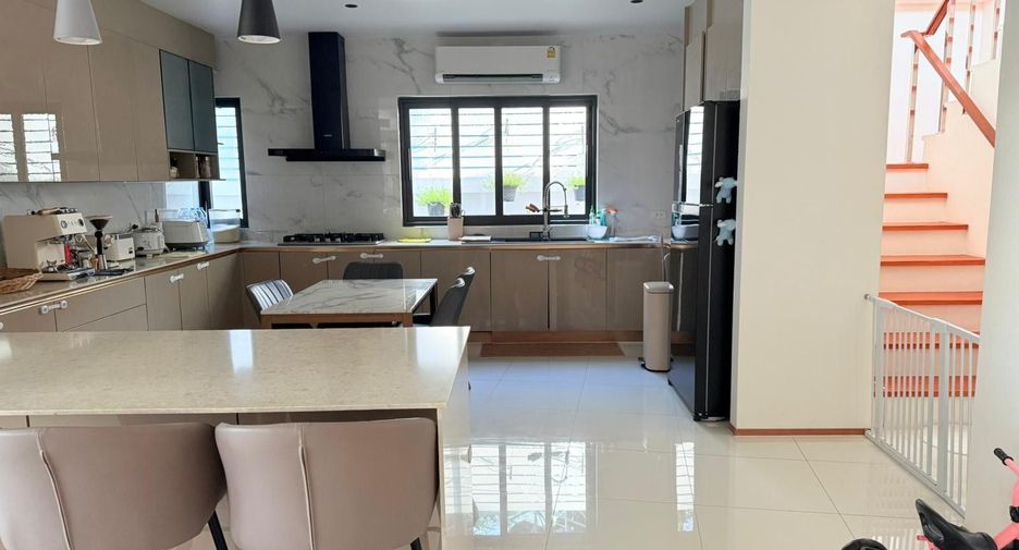 Villa zur Miete mit 4 Zimmer in Mueang Phuket, Phuket