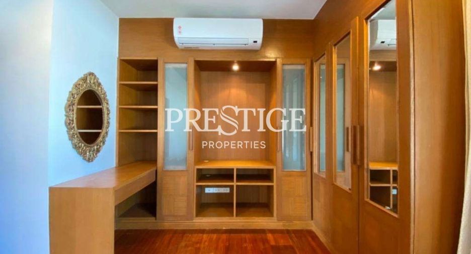 Casa en alquiler de 5 habitaciones en East Pattaya, Pattaya