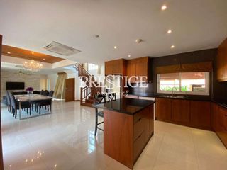 Haus zur Miete mit 5 Zimmer in Bang Lamung, Chonburi
