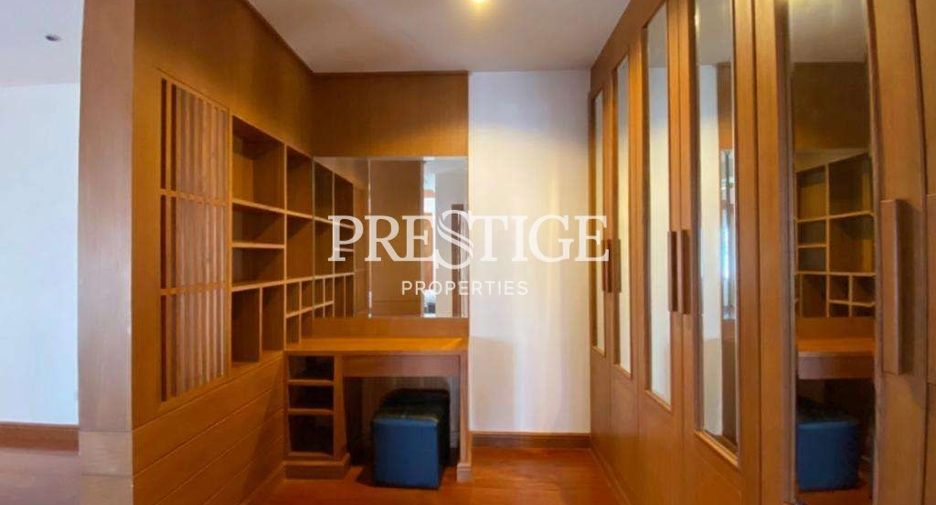 Casa en alquiler de 5 habitaciones en East Pattaya, Pattaya