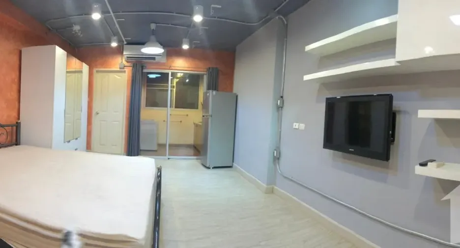 À vendre studio condo à Bang Na, Bangkok