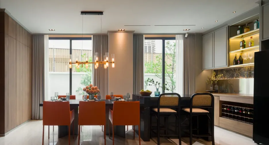 For sale 3 bedrooms villa in Huai Khwang, Bangkok