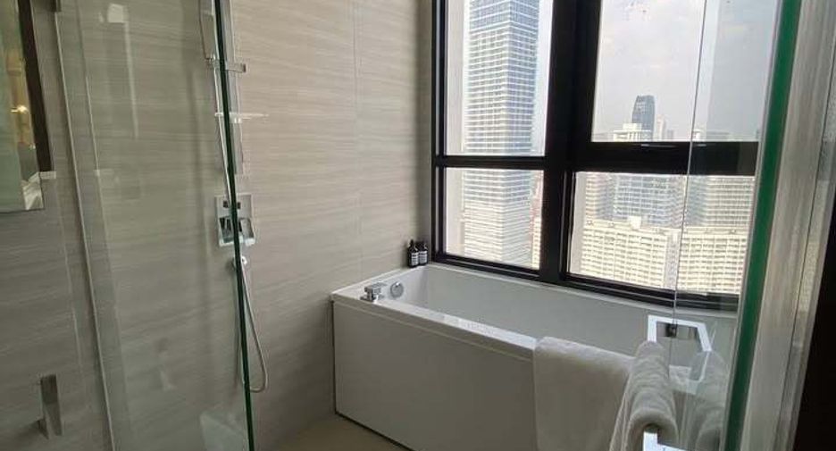 À louer 2 chambres condo à Watthana, Bangkok