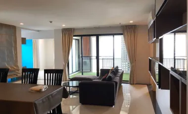 For sale 3 bedrooms condo in Watthana, Bangkok