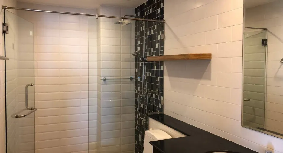 For sale 3 bedrooms condo in Watthana, Bangkok