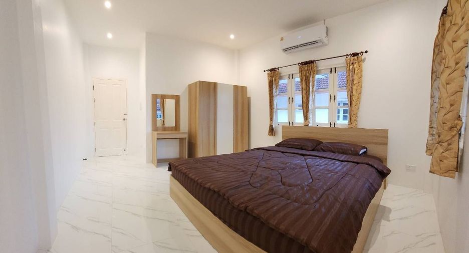 À louer 3 chambres maison à Mueang Phuket, Phuket