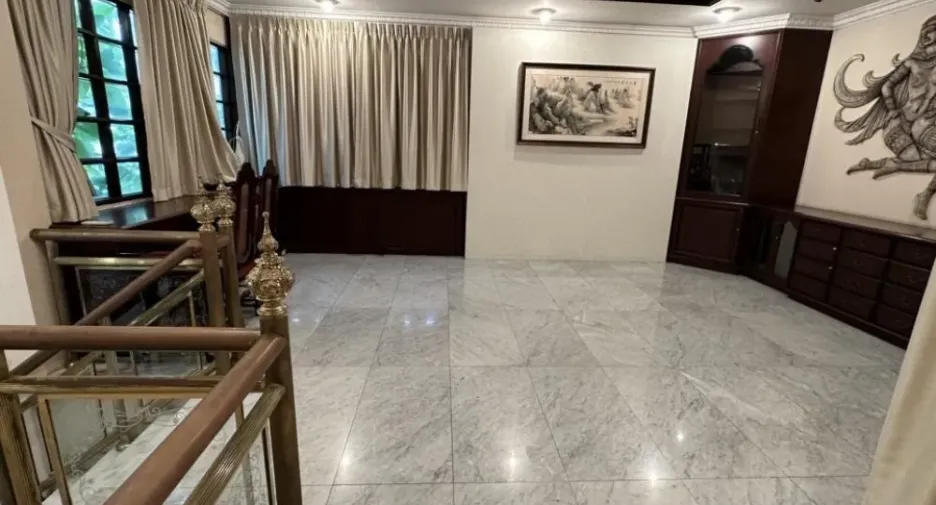 For rent 5 ベッドルーム house in Yan Nawa, Bangkok