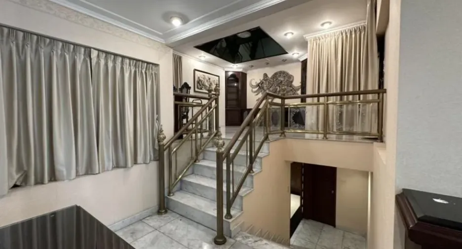 For rent 5 ベッドルーム house in Yan Nawa, Bangkok