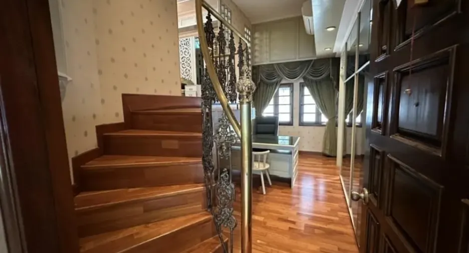For rent 5 ベッドルーム house in Yan Nawa, Bangkok