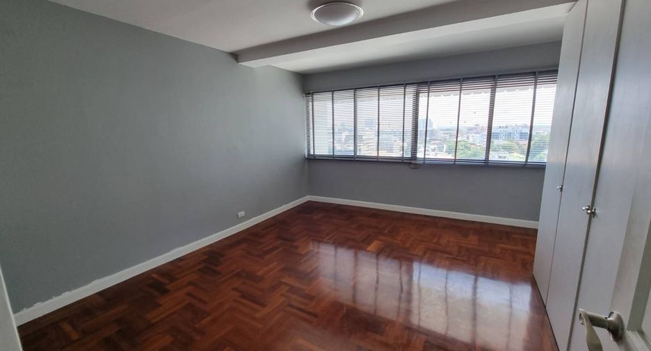 Condo en alquiler de 3 habitaciones en Sathon, Bangkok