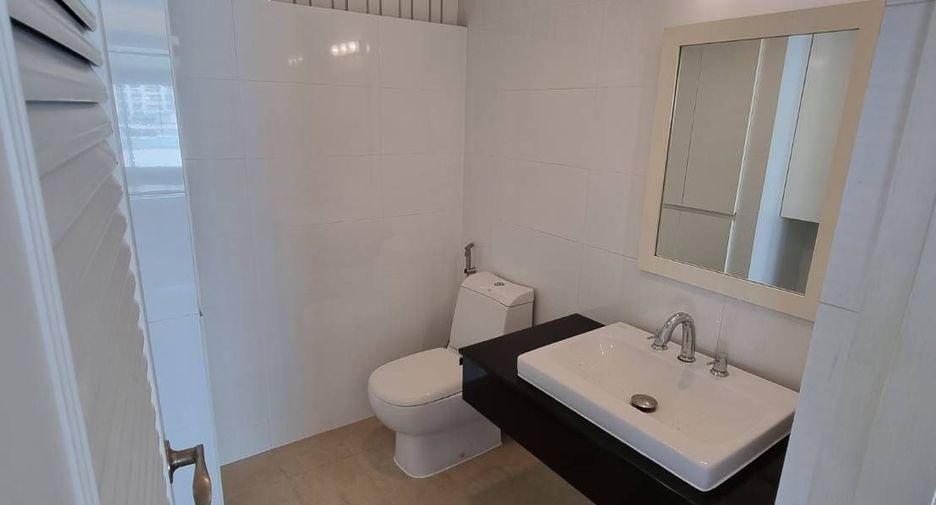 Condo en alquiler de 3 habitaciones en Sathon, Bangkok
