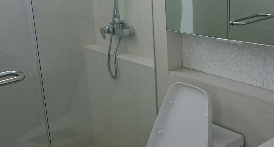 Condo en alquiler de 3 habitaciones en Sathon, Bangkok