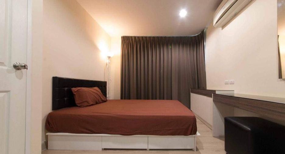 For rent 2 bedrooms condo in Phra Khanong, Bangkok